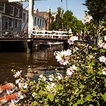 Bed and Breakfast Zwanestein Canal House