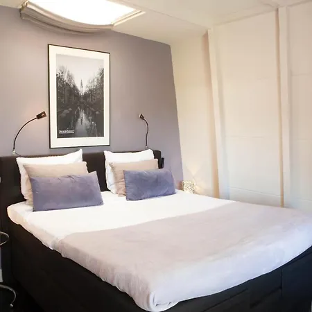 Zwanestein Canal House Bed and Breakfast 3*