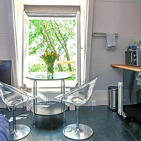 Zwanestein Canal House Bed & Breakfast