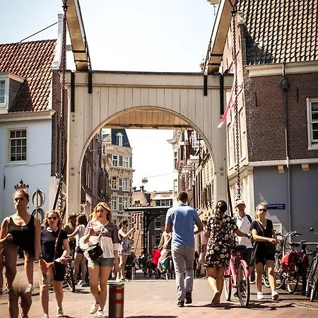 Bed and Breakfast Zwanestein Canal House