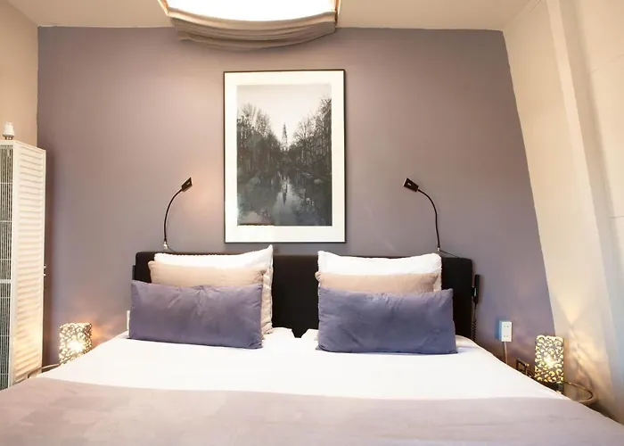 Zwanestein Canal House