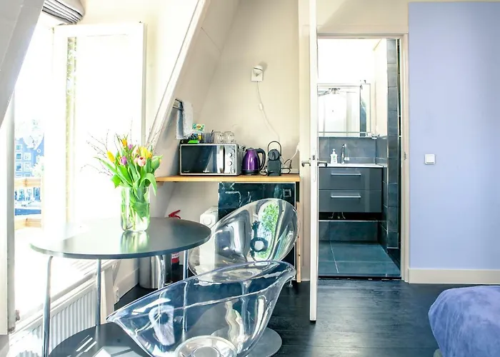 Couette-café Zwanestein Canal House