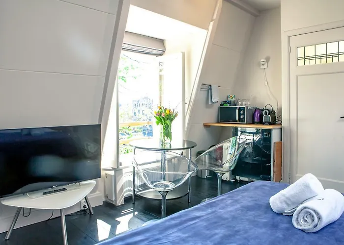 Zwanestein Canal House Couette-café