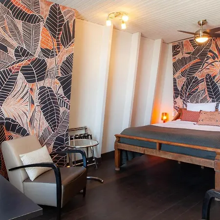 Zwanestein Canal House 3*