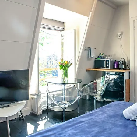 Zwanestein Canal House Bed & Breakfast